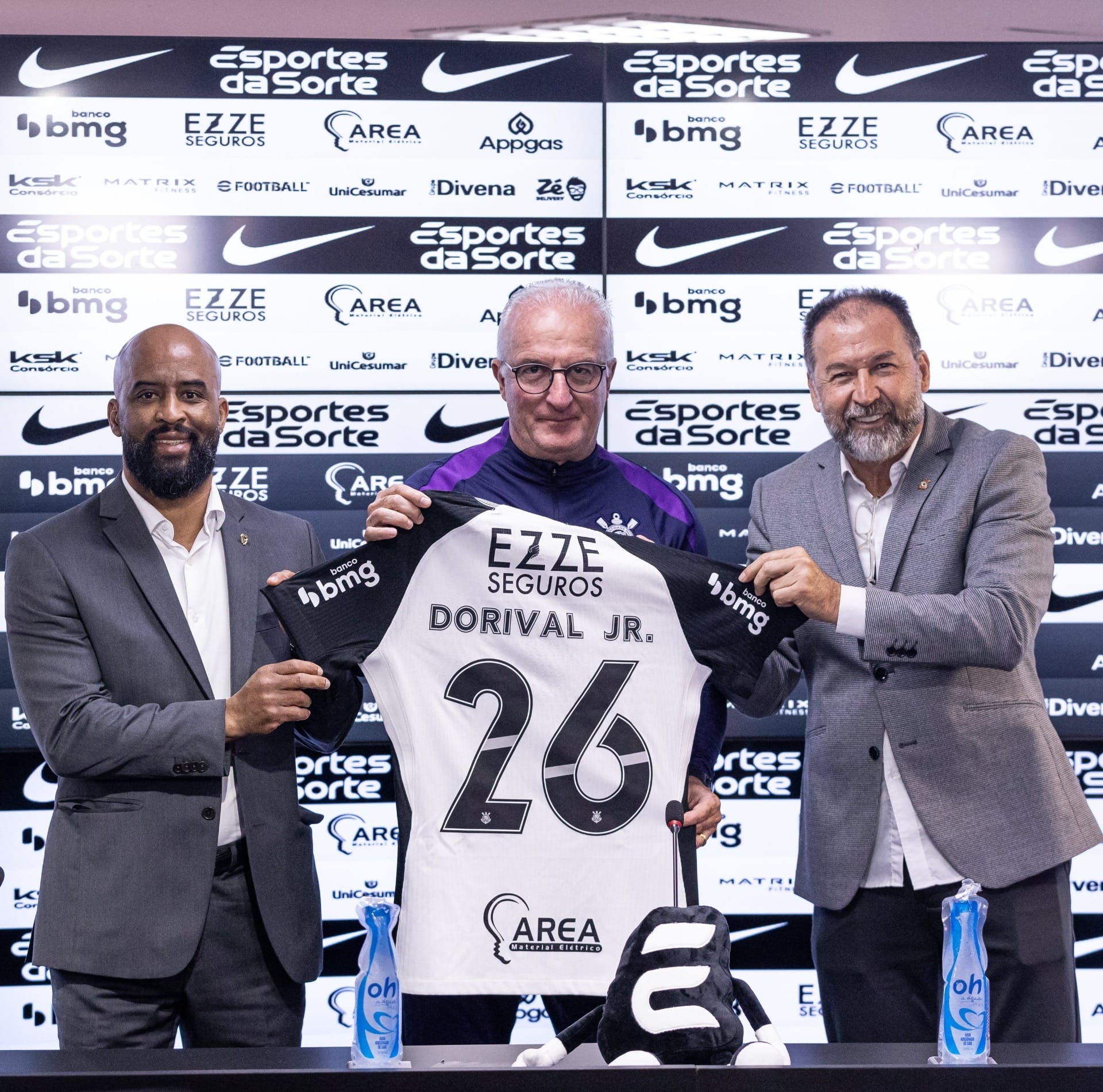 Dorival explica ida ao Corinthians e se esquiva sobre crise: "Minha preocupação é esportiva"