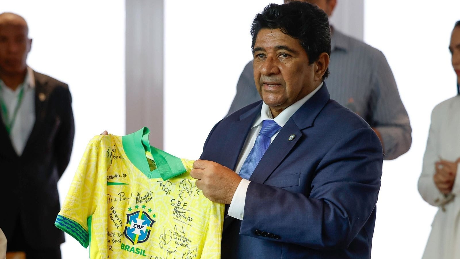 CBF não confirma uso de camisa vermelha pela Seleção Brasileira na Copa de 2026