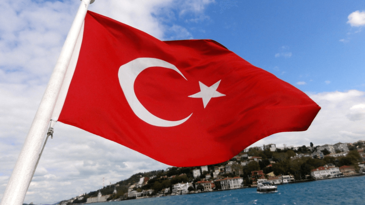 Turquia restringe cesáreas para aumentar taxa de natalidade