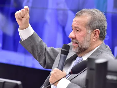CPMI do INSS mira Lupi e ex-ministros de Dilma e Bolsonaro na 1ª leva de convocações