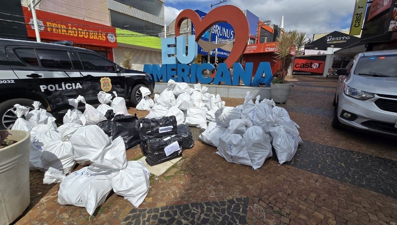 Polícia apreende calçados e peças de roupas em operação contra falsificação em Americana