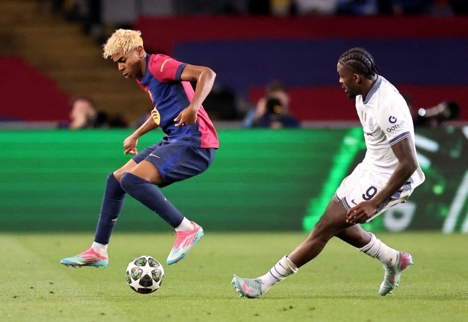 Barcelona e Inter empatam por 3 a 3 pelo jogo de ida da semifinal da Liga dos Campeões