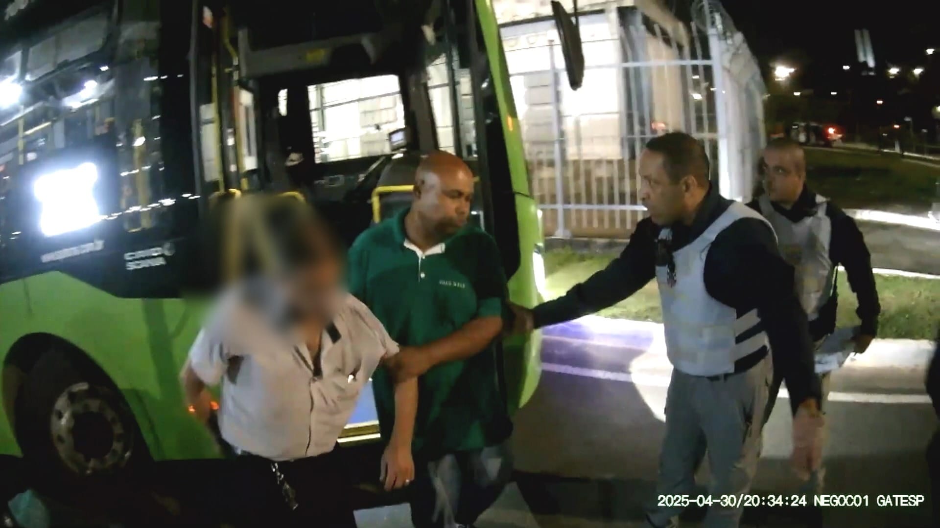 Bodycam mostra libertação de motorista de ônibus feito refém por mais de 2h em SP