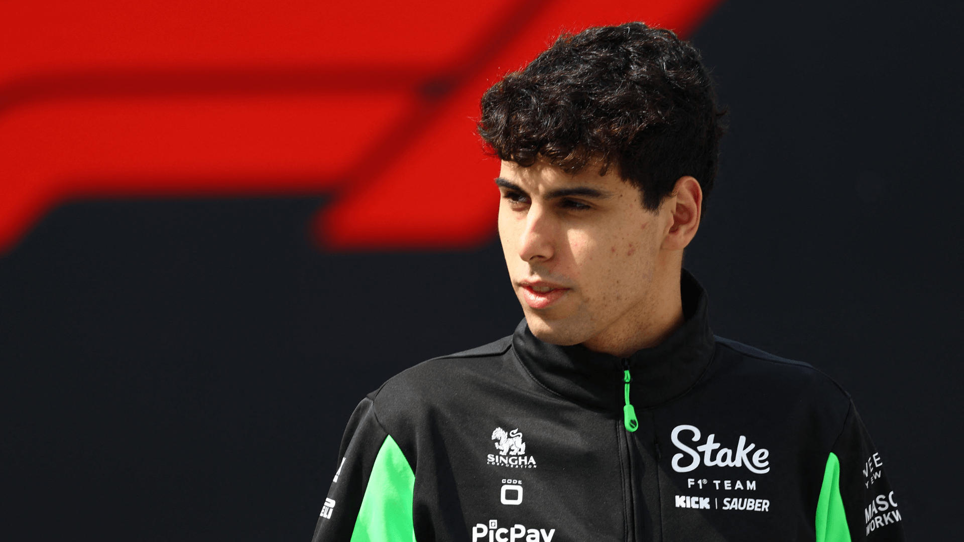 Alonso elogia Bortoleto: “É o novato com menos manchetes, mas faz um trabalho perfeito”