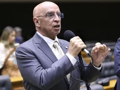 Bancada do PDT na Câmara decide deixar base do governo após saída de Lupi
