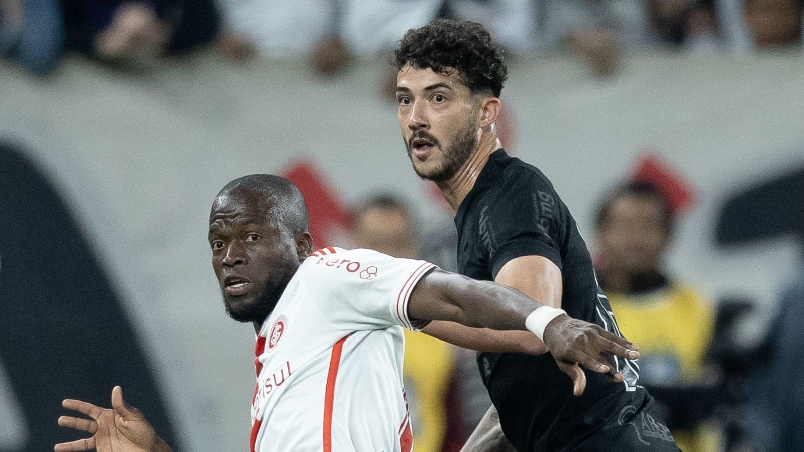 Corinthians x Internacional: Elenco do "Jogo Aberto" faz 'mano a mano' e palpita resultado