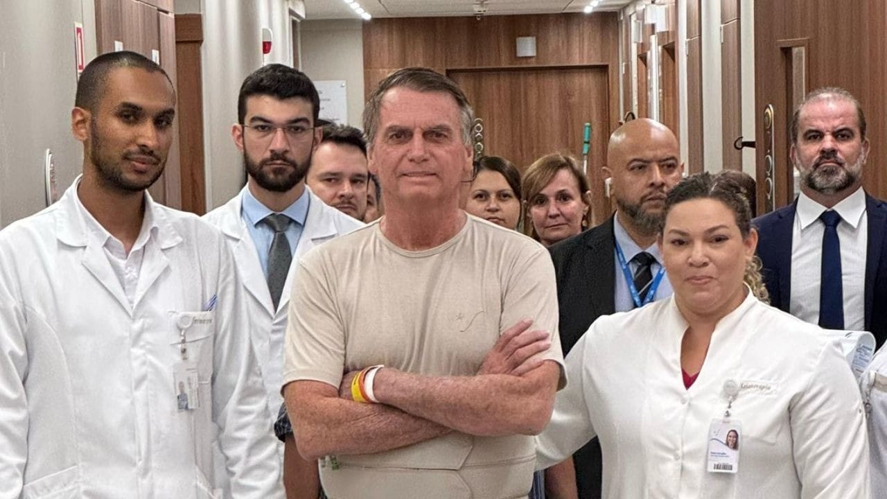Bolsonaro diz que irá receber alta neste domingo (4)