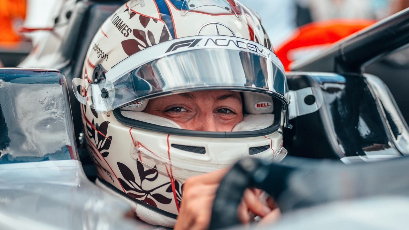Doriane Pin venceu corrida 1 da F1 Academy em Miami; brasileiras somam pontos