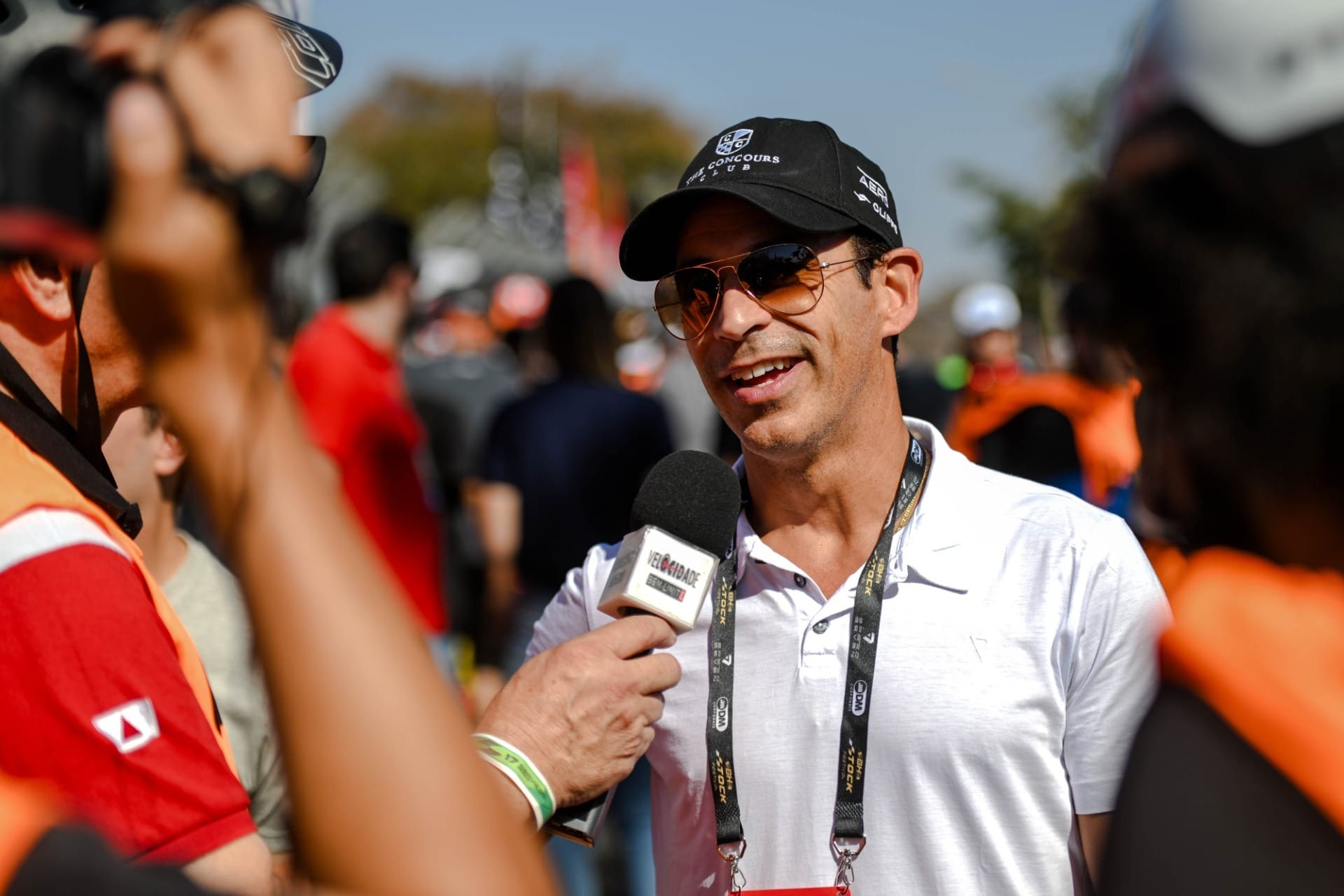 'Homem-Aranha', Hélio Castroneves promete repetir escalada histórica no alambrado de Interlagos