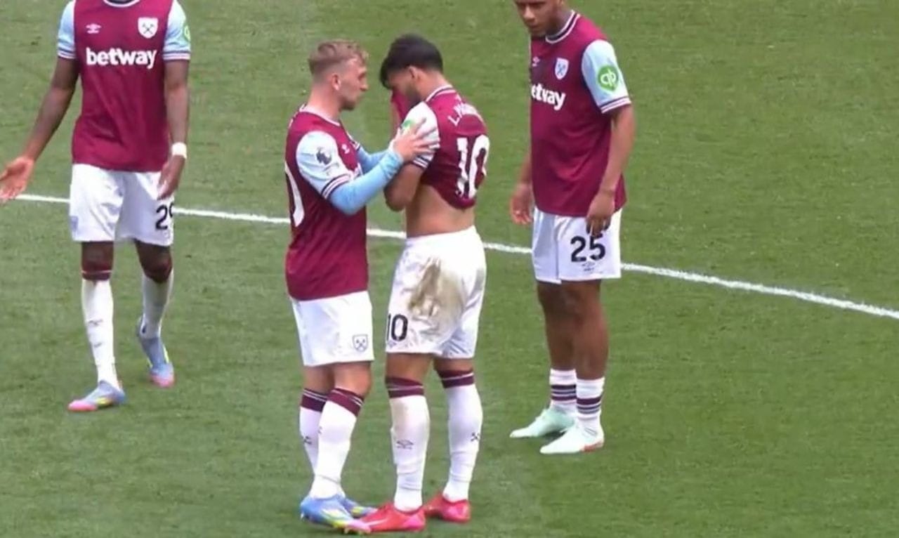 Lucas Paquetá chora ao receber cartão amarelo em partida do West Ham pelo Campeonato Inglês