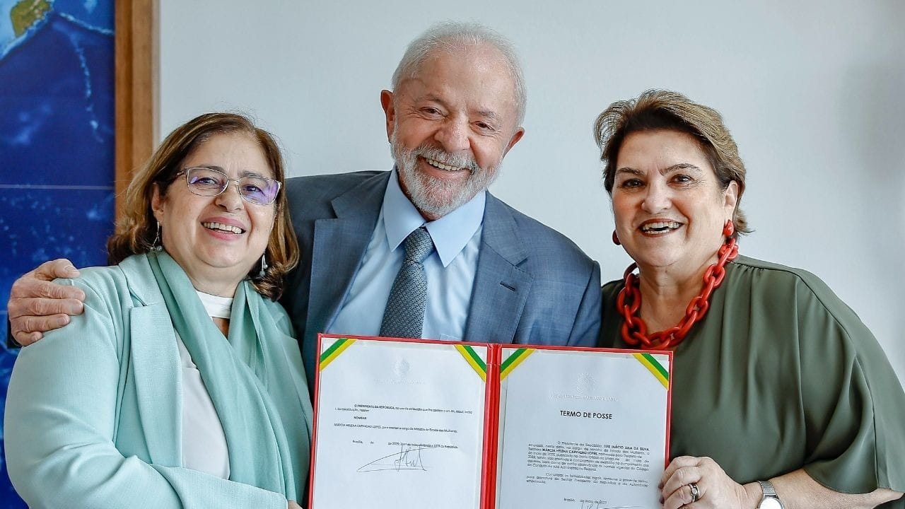 Lula dá posse a Márcia Lopes como nova ministra das Mulheres