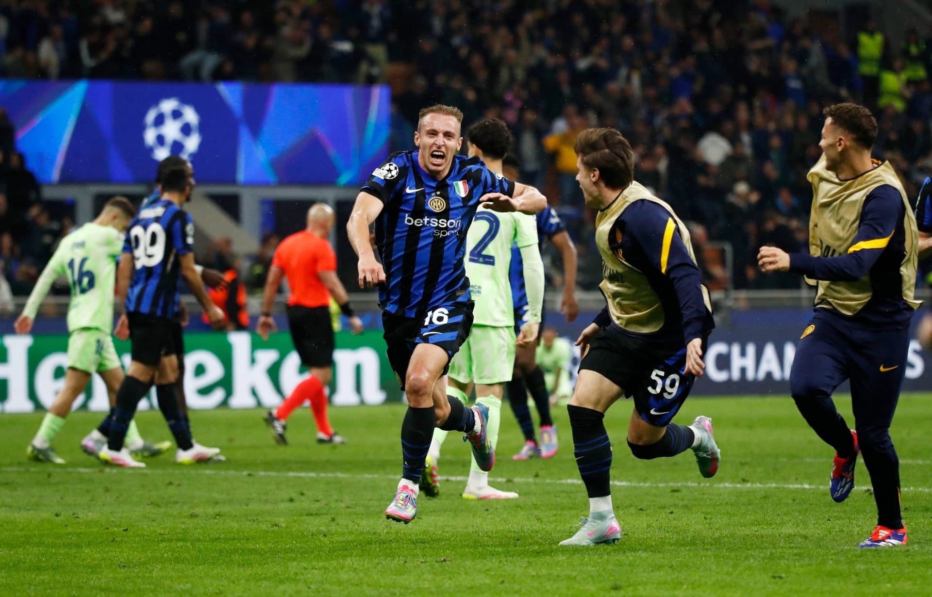 Inter resiste, vira sobre Barcelona na prorrogação e se garante na final da Liga dos Campeões