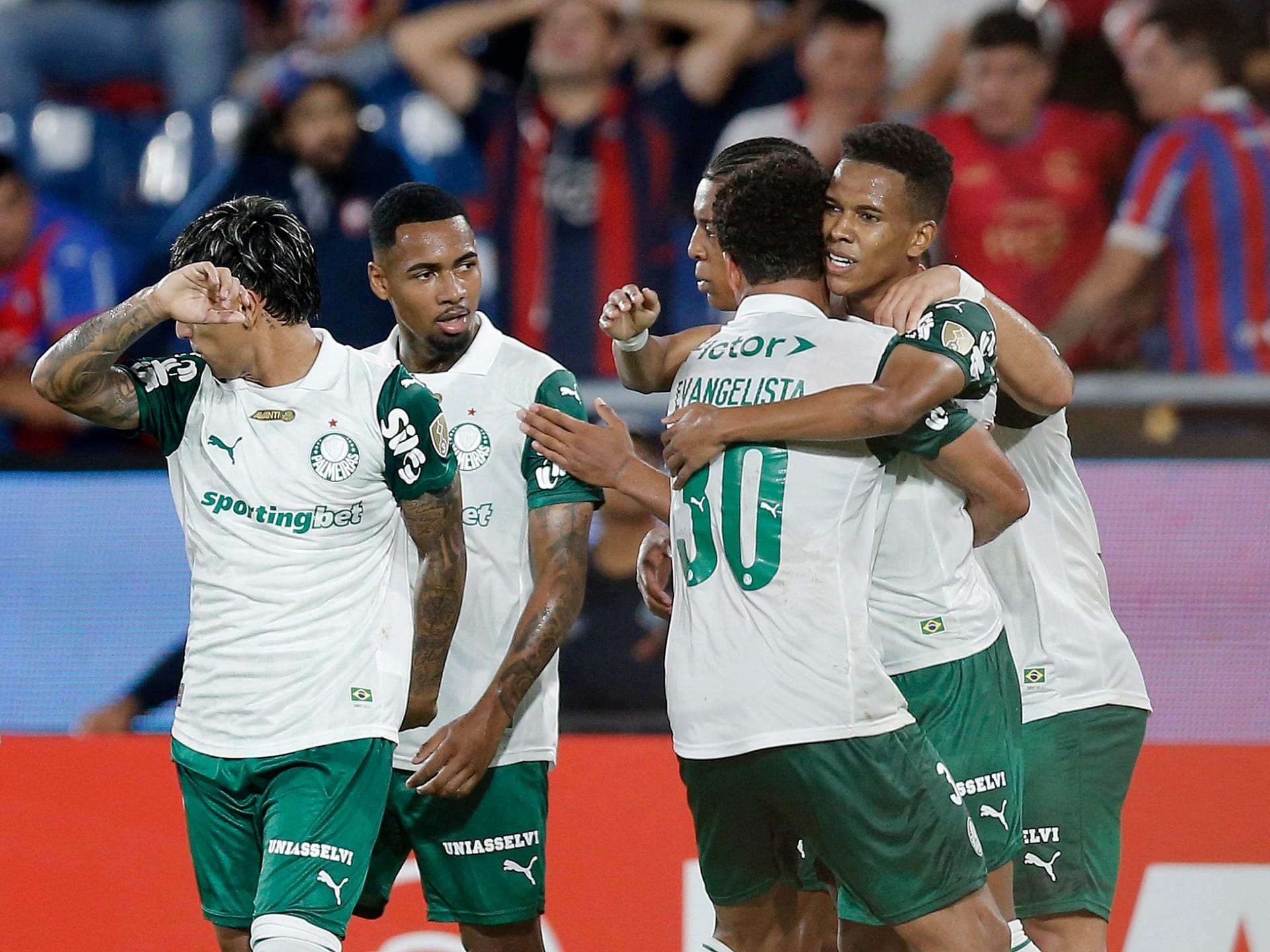 Palmeiras bate Cerro e se classifica na Libertadores com gols de ...