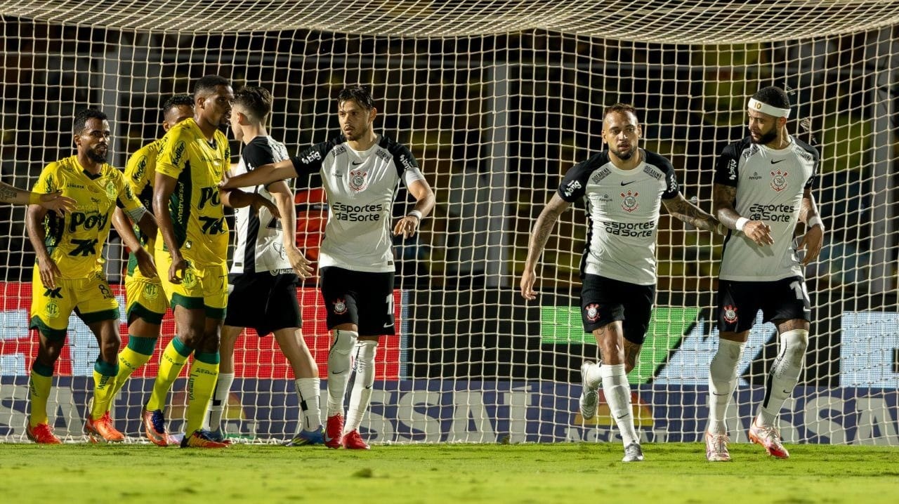 Corinthians tem 'tradição' quebrada e perde pela 1ª vez após eleição de novo papa