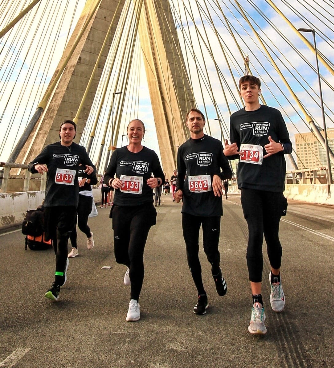 “Correr com meu marido e filhos é sempre uma oportunidade de nos unir mais”, diz Cacá Filippini (foto: Arquivo pessoal)