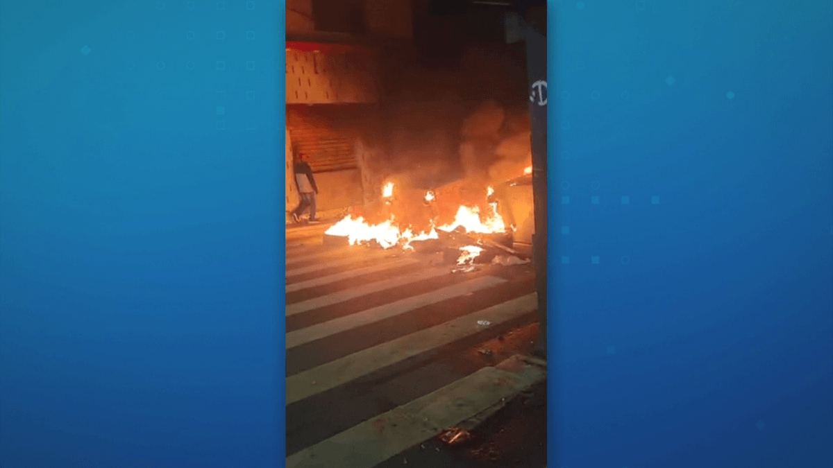 Helicóptero da PM é atingido por tiros de fuzil durante protesto em Paraisópolis