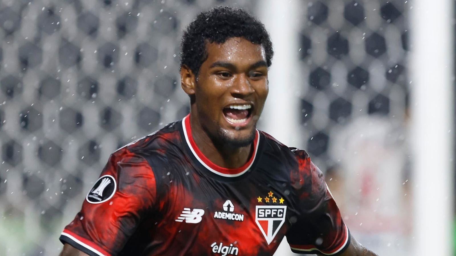 Nicola: Cruzeiro e Palmeiras tentaram contratar Lucas Ferreira antes de renovar com o São Paulo