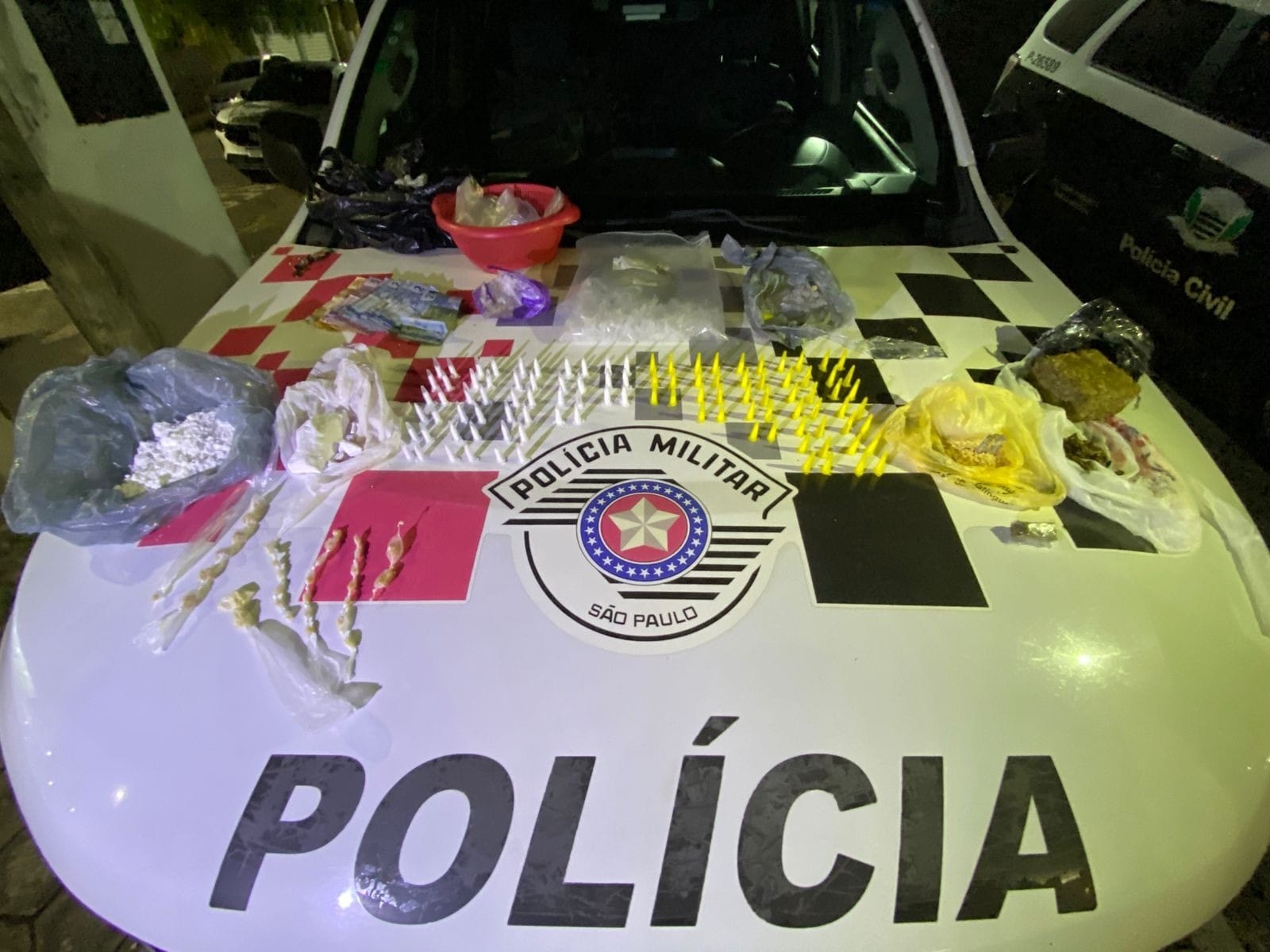 PM prende homem com porções de drogas em Aparecida