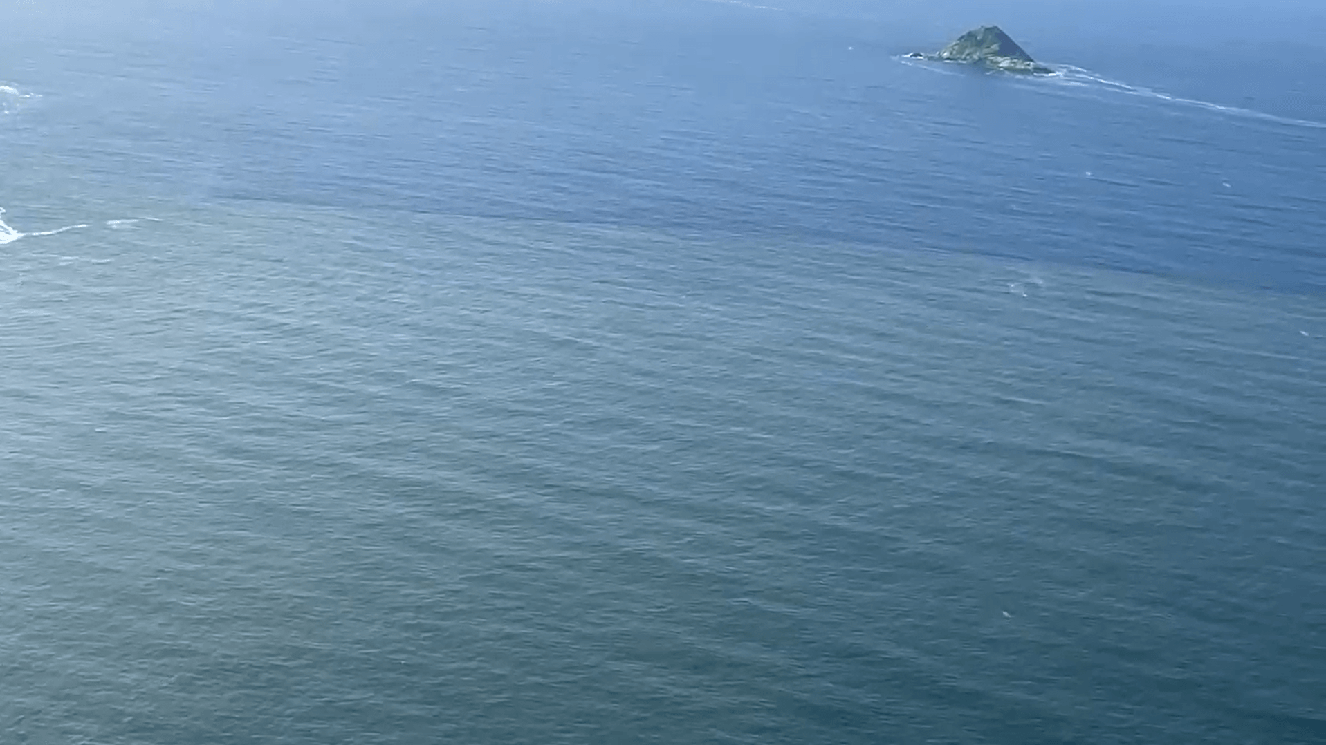 Mancha escura na Praia da Barra tem ligação com esgoto e dragagem de lagoas