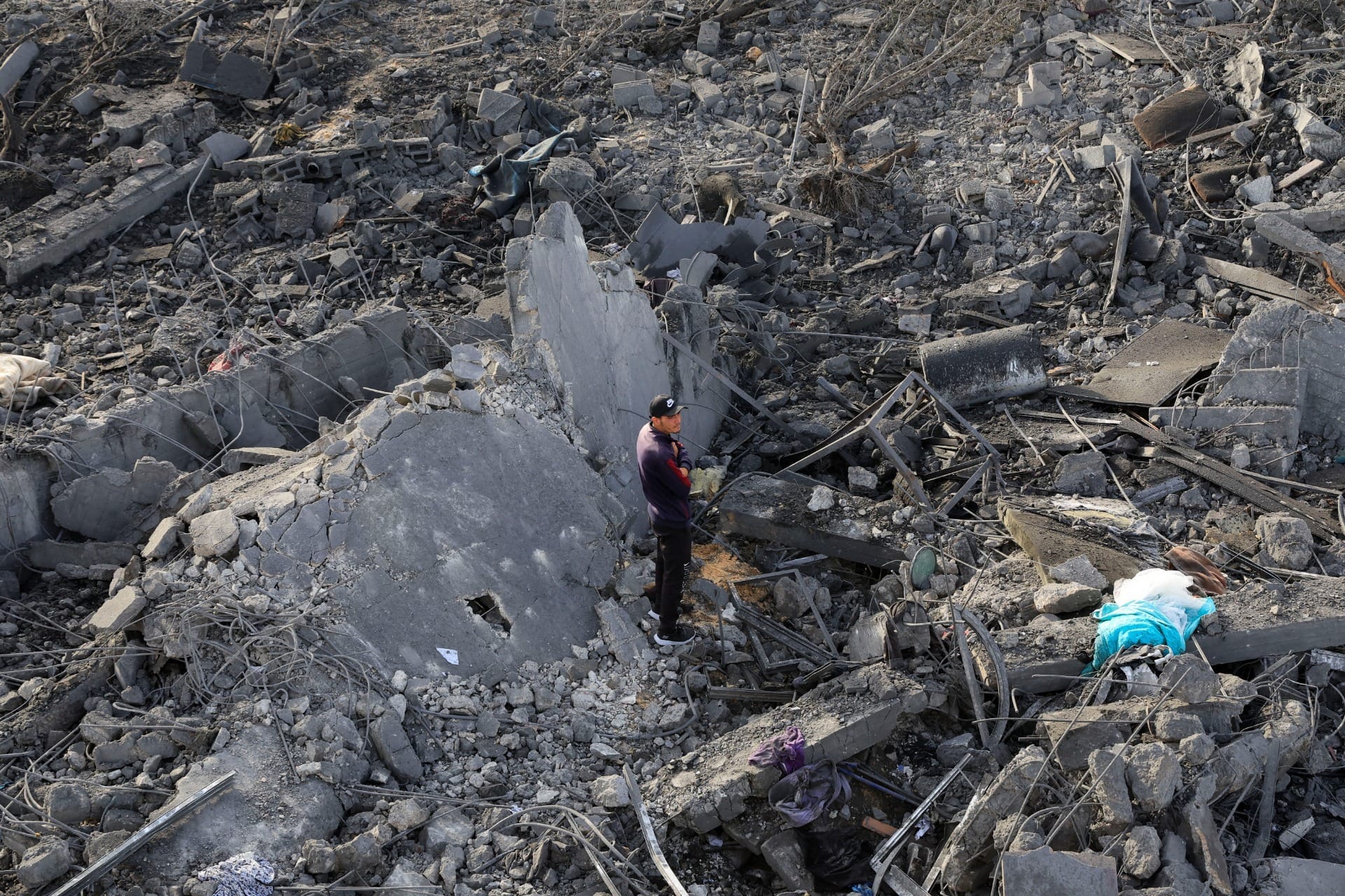 Ataque aéreo de Israel mata dezenas em Gaza, dizem médicos palestinos