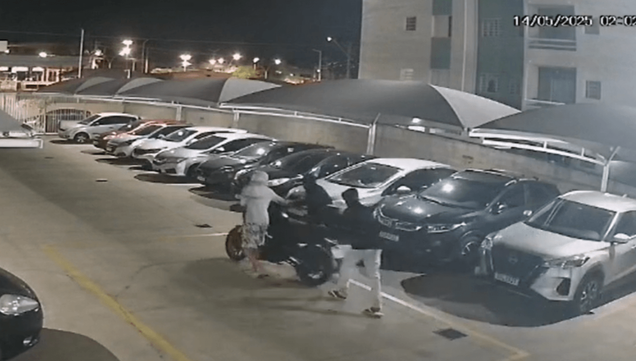 Criminosos invadem condomínio durante a madrugada e furtam moto em Sumaré