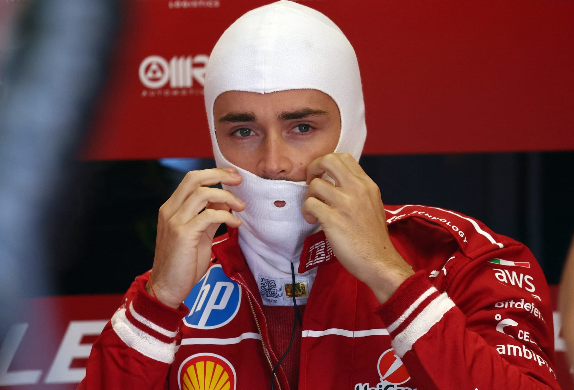 Leclerc lamenta diferença de ritmo da Ferrari entre classificação e corrida