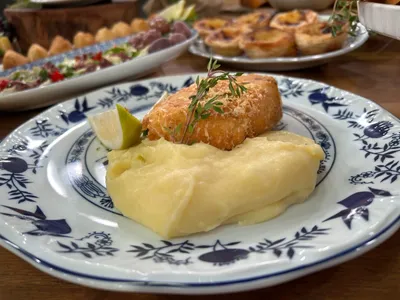 Bacalhau crocante com purê cremoso da chef Giu Giunti | Band Receitas