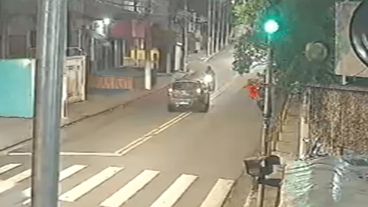 Vídeo: motorista entre na contramão e mata motociclista na zona oeste de São Paulo