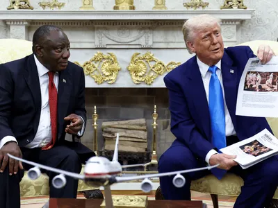Trump constrange presidente da África do Sul com alegações sobre 'genocídio branco'