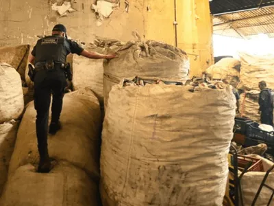 Dois suspeitos são presos durante operação do CIM que apreendeu 500 kg de fios e cabos de cobre