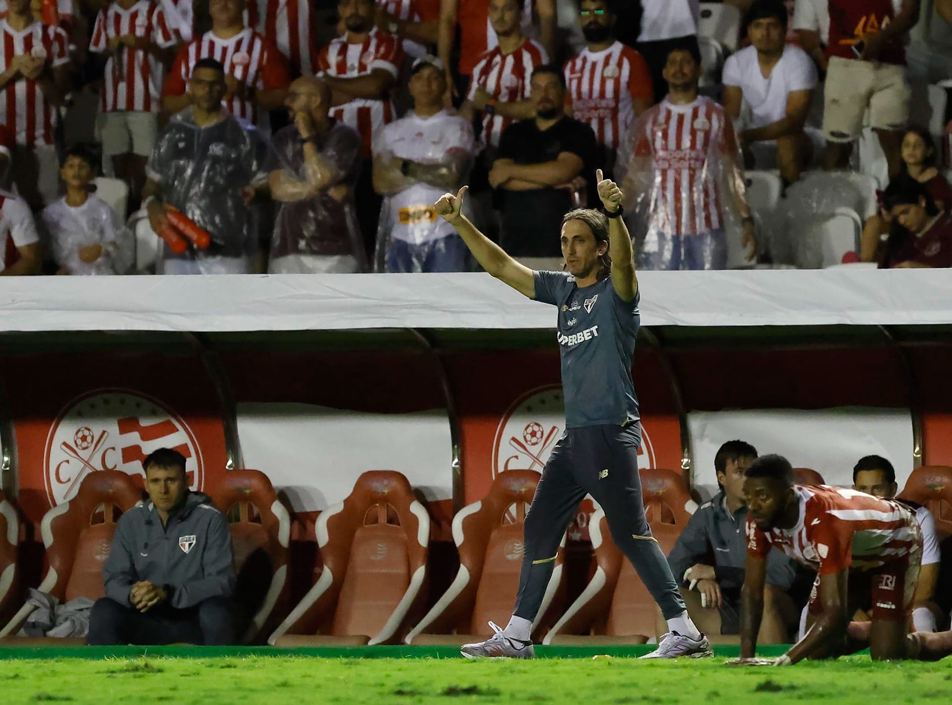 Zubeldía diz que São Paulo não irá priorizar nenhuma competição: "Vamos tentar tudo"