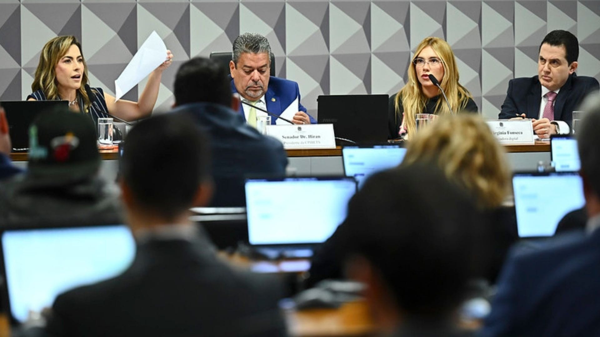 O que é uma CPI? Entenda para que serve a comissão