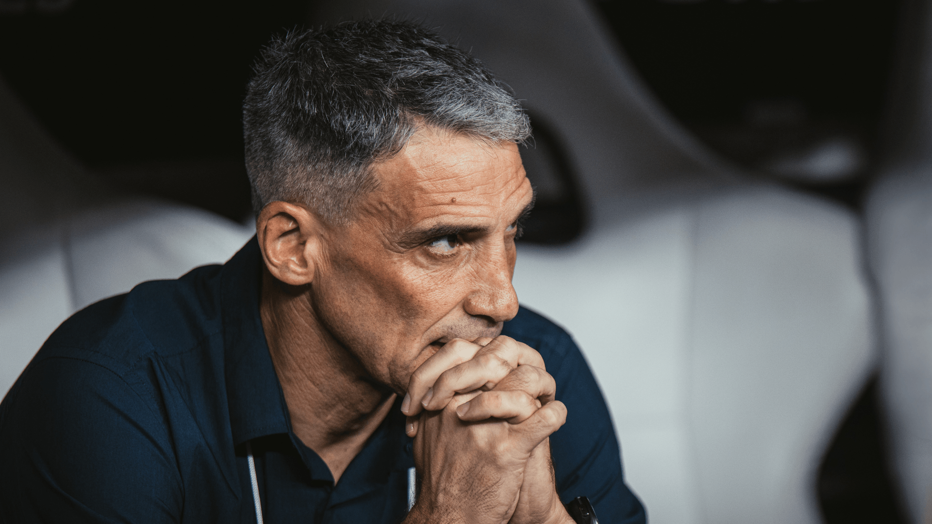 Santos joga futuro de Vojvoda contra o Vasco e questiona estrelas
