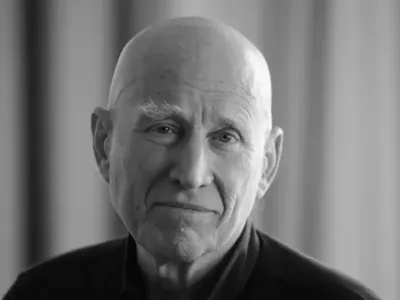 Corpo de Sebastião Salgado é cremado em Paris uma semana após a morte