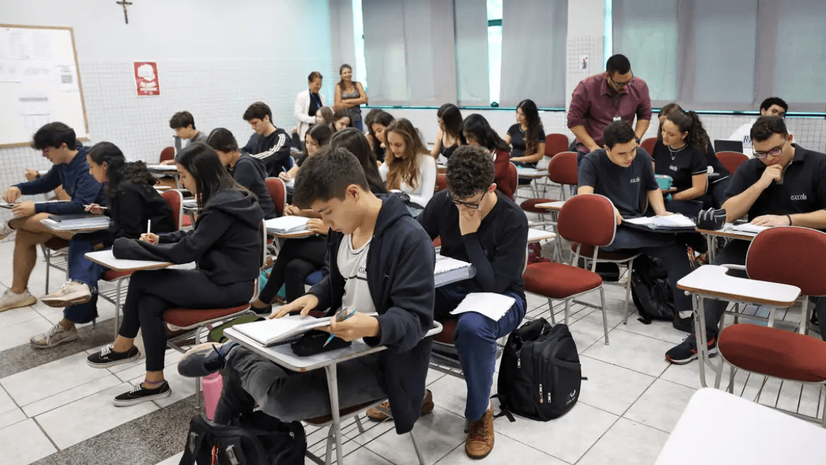 Inscrições para certificadores do Enem 2026 pagam até R$ 864 por dia; veja