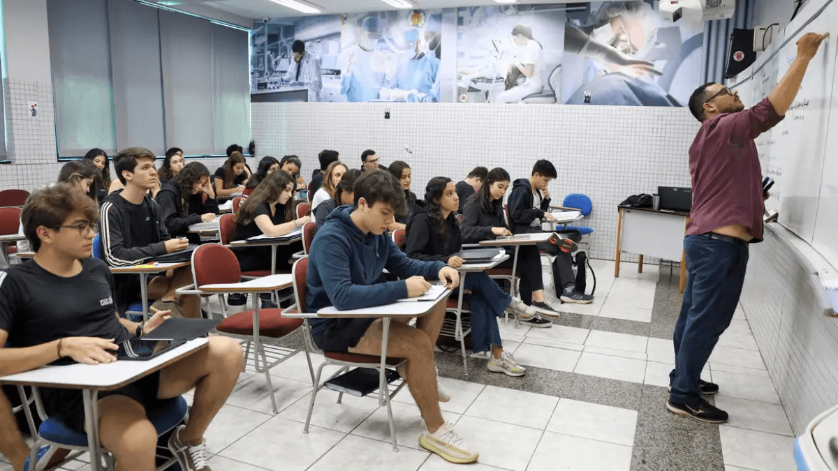 Enem 2025: veja como consultar o local da prova e o cartão de confirmação