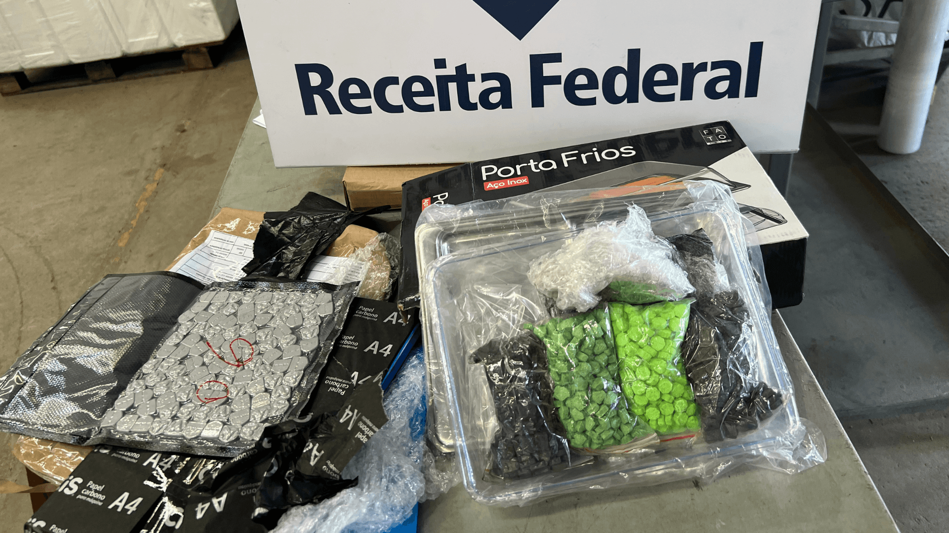 Duas encomendas com mais de meio quilo de ecstasy são apreendidas pela Receita Federal
