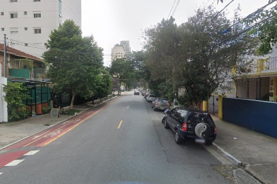 Moradores de Pinheiros fazem abaixo-assinado contra bares e acusam clientes de defecarem na rua