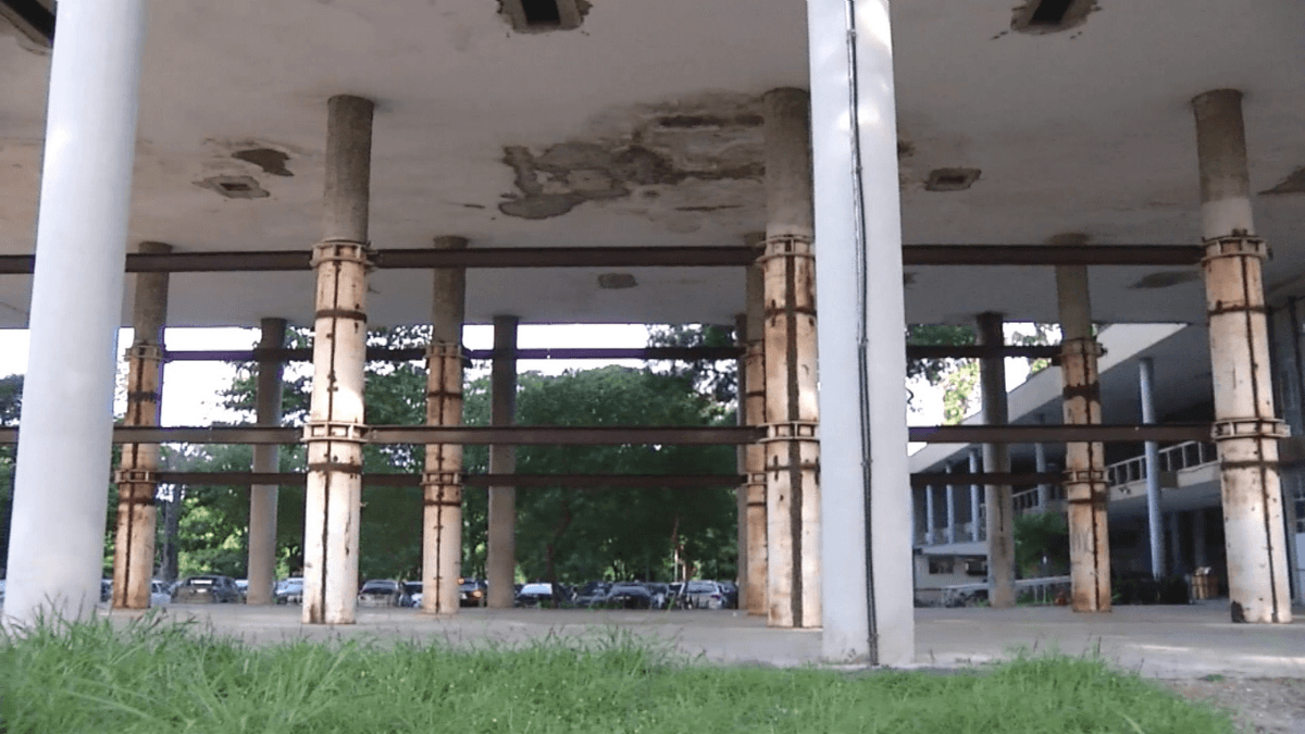 Uma das principais universidades do Brasil, UFRJ sofre com uma crise estrutural e orçamentária
