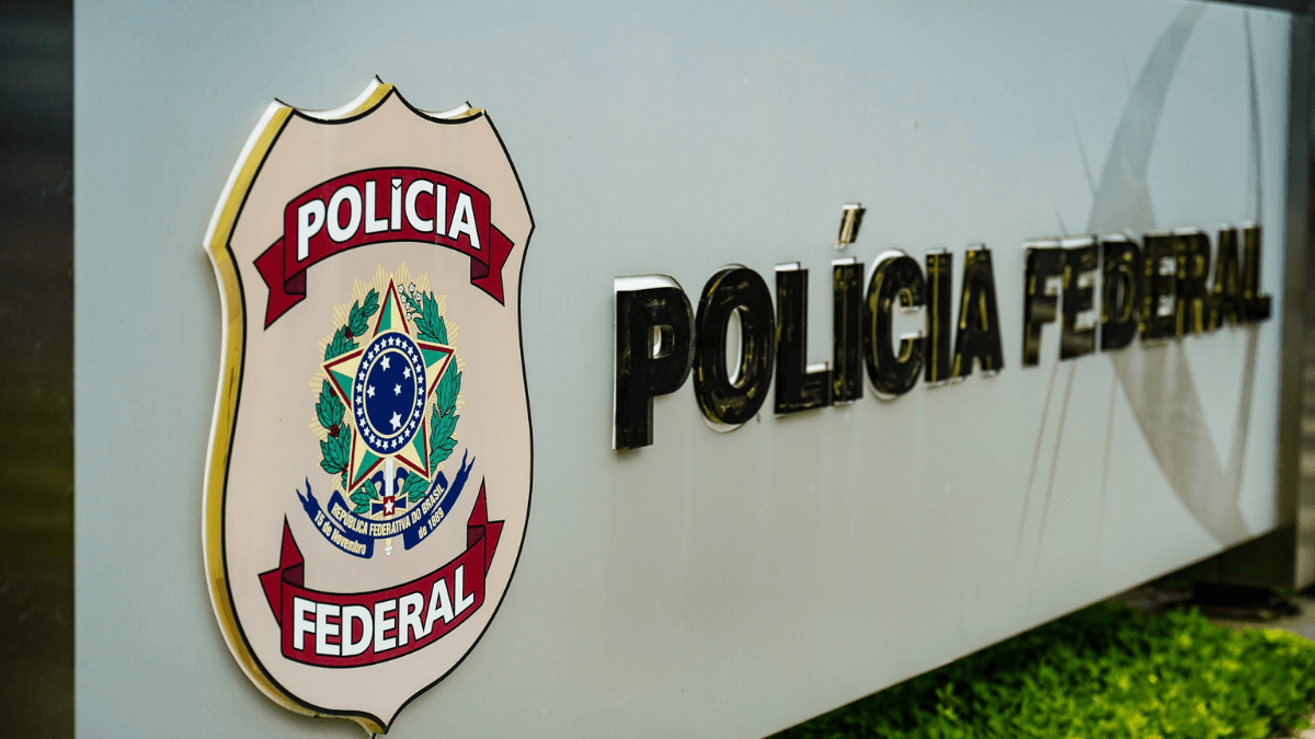 PF descobre esquema de falsificação e venda de diplomas universitários pela internet