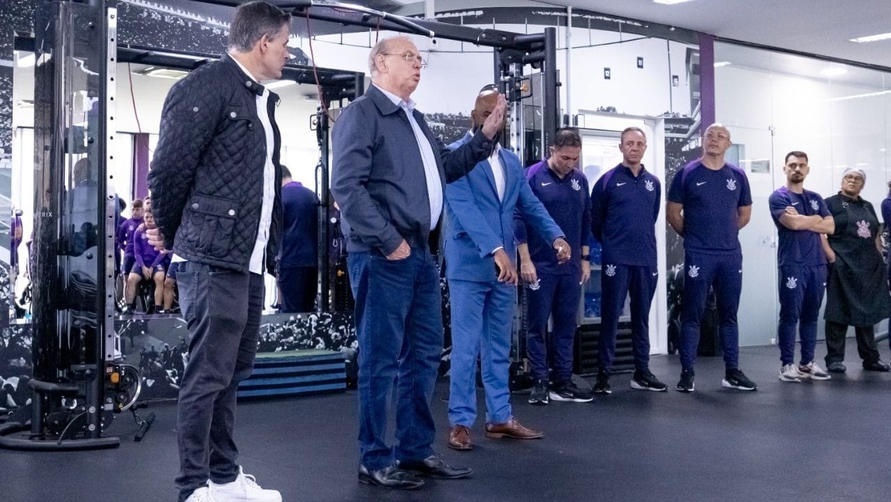 Corinthians atrasa salários de jogadores e funcionários e busca agilizar pagamento