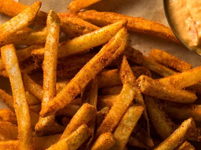 Gosta de batata frita crocante e sequinha? Veja o segredo dos chefs de restaurantes