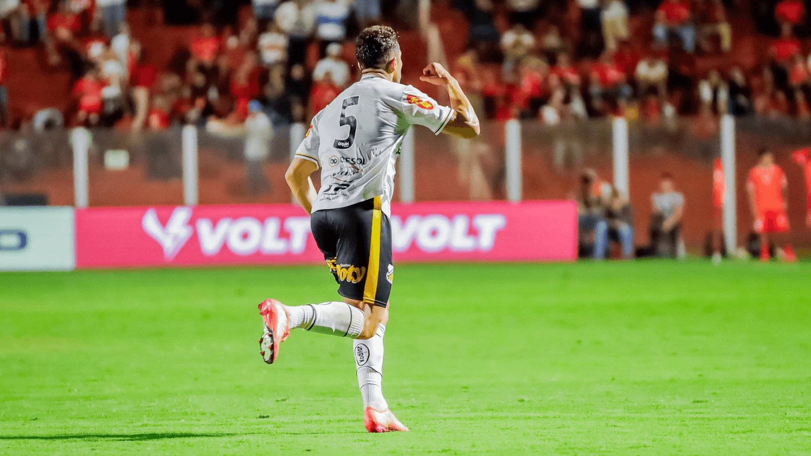 Novorizontino vence o Vila Nova-GO e entra no G4 da Série B
