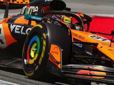 Piastri lidera dobradinha da McLaren no terceiro treino do GP da Espanha; Bortoleto é 11º