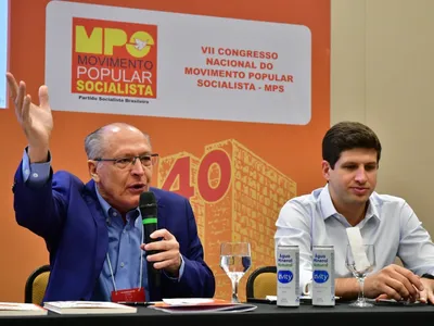 João Campos assume PSB com missão de fortalecer partido e garantir Alckmin com Lula em 2026