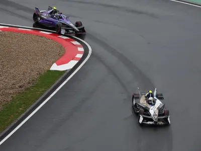 Jaguar volta a vencer, mas E-Prix de Xangai termina ainda com Oliver Rowland na liderança