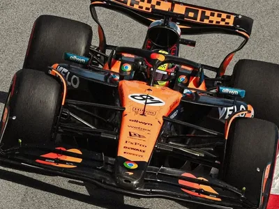 Piastri vence e Norris garante dobradinha da McLaren no GP da Espanha