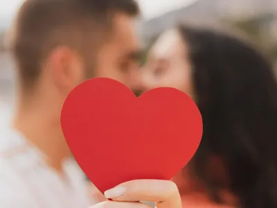 Por que o Dia dos Namorados é comemorado em junho no Brasil?