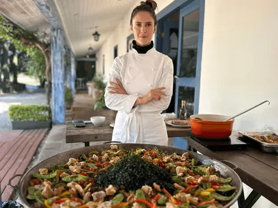 Paella caipira, foie gras de galinha: chef resgata culinária regional sem abrir mão do clássico