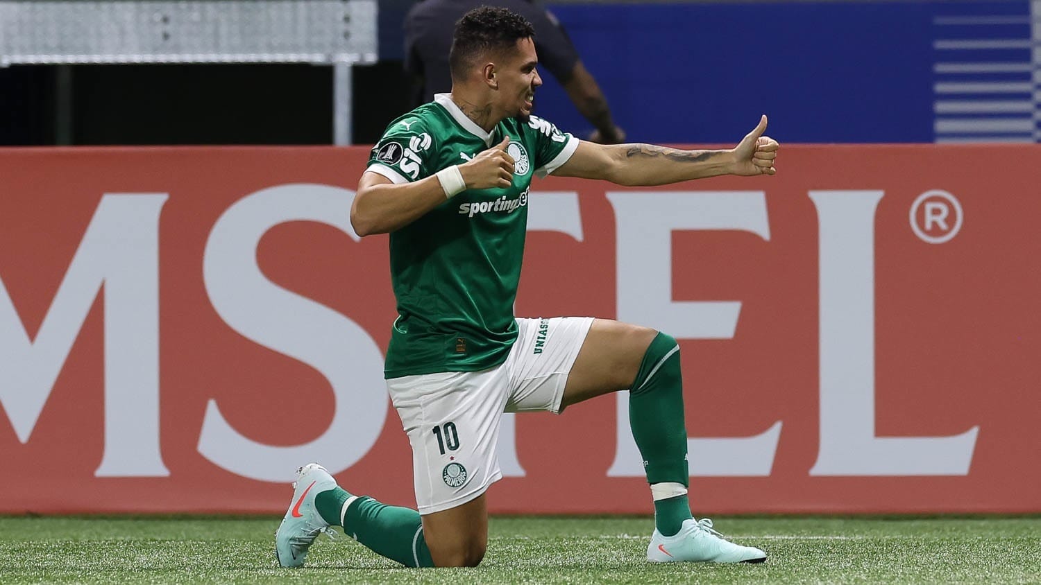 Nova cirurgia em canela de Paulinho, do Palmeiras, não está descartada